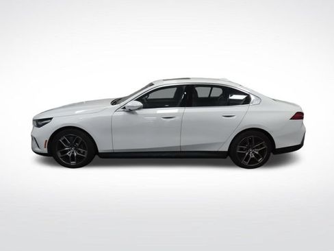 Used 2026 BMW 530i RWD image 2