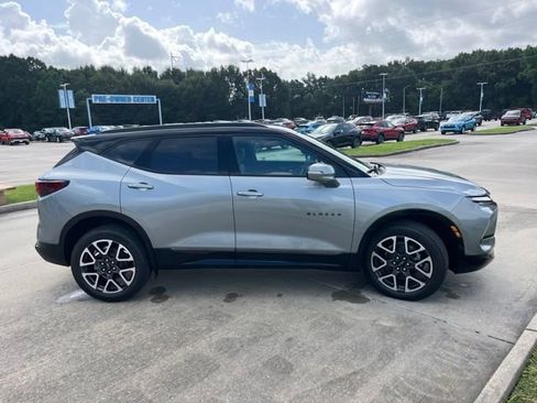 New 2026 Chevrolet Blazer RS w/ LPO, Floor Liner Package FWD image 9