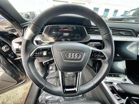Used 2024 Audi Q8 e-tron Premium Plus image 16