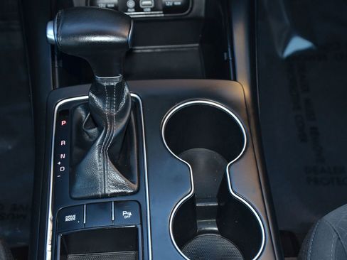 Used 2019 Kia Sorento LX w/ LX V6 Convenience Package image 18