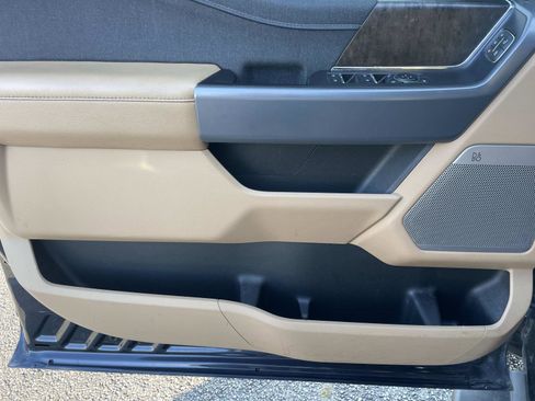 Used 2022 Ford F150 Lariat w/ Max Trailer Tow Package image 14