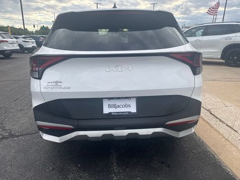 Used 2024 Kia Sportage EX FWD image 5