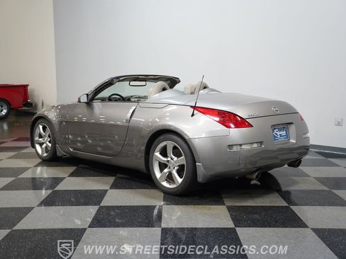 Used 2007 Nissan 350Z Touring RWD image 10
