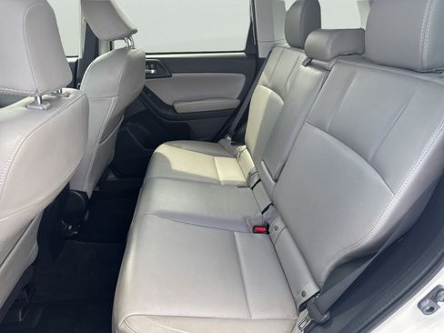 Used 2017 Subaru Forester 2.5i Limited AWD/4WD image 19