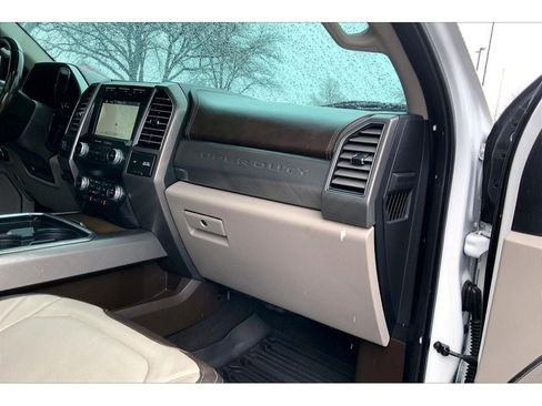 Used 2019 Ford F350 Limited image 17