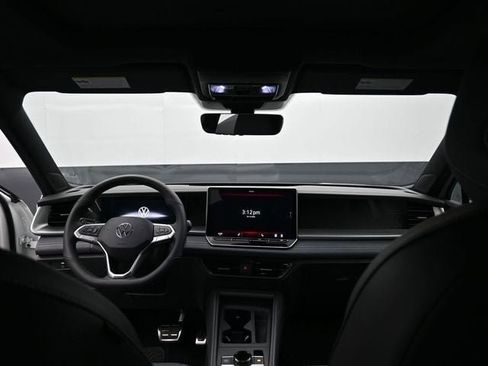 New 2026 Volkswagen Tiguan SE R-Line FWD image 10
