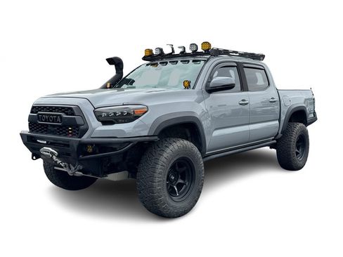 Used 2019 Toyota Tacoma TRD Off-Road AWD/4WD image 11