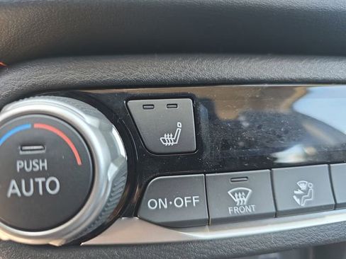 New 2025 Nissan Versa SR w/ Trunk Package FWD image 24