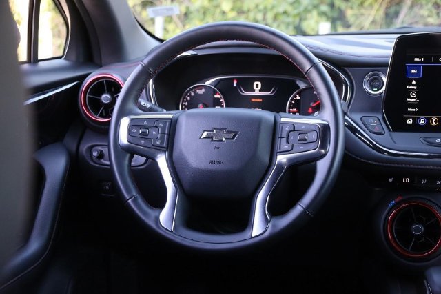 Used 2025 Chevrolet Blazer RS FWD image 26