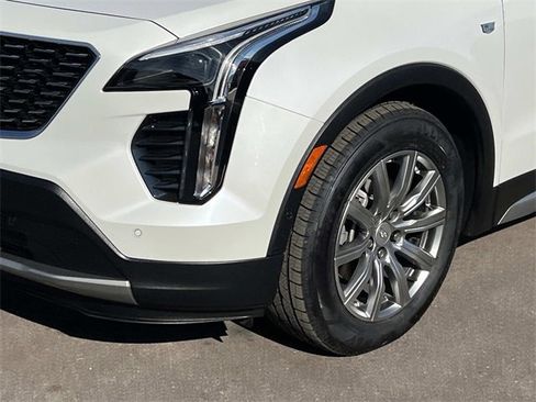 Certified 2022 Cadillac XT4 Premium Luxury w/ Enhanced Visibility Package image 8