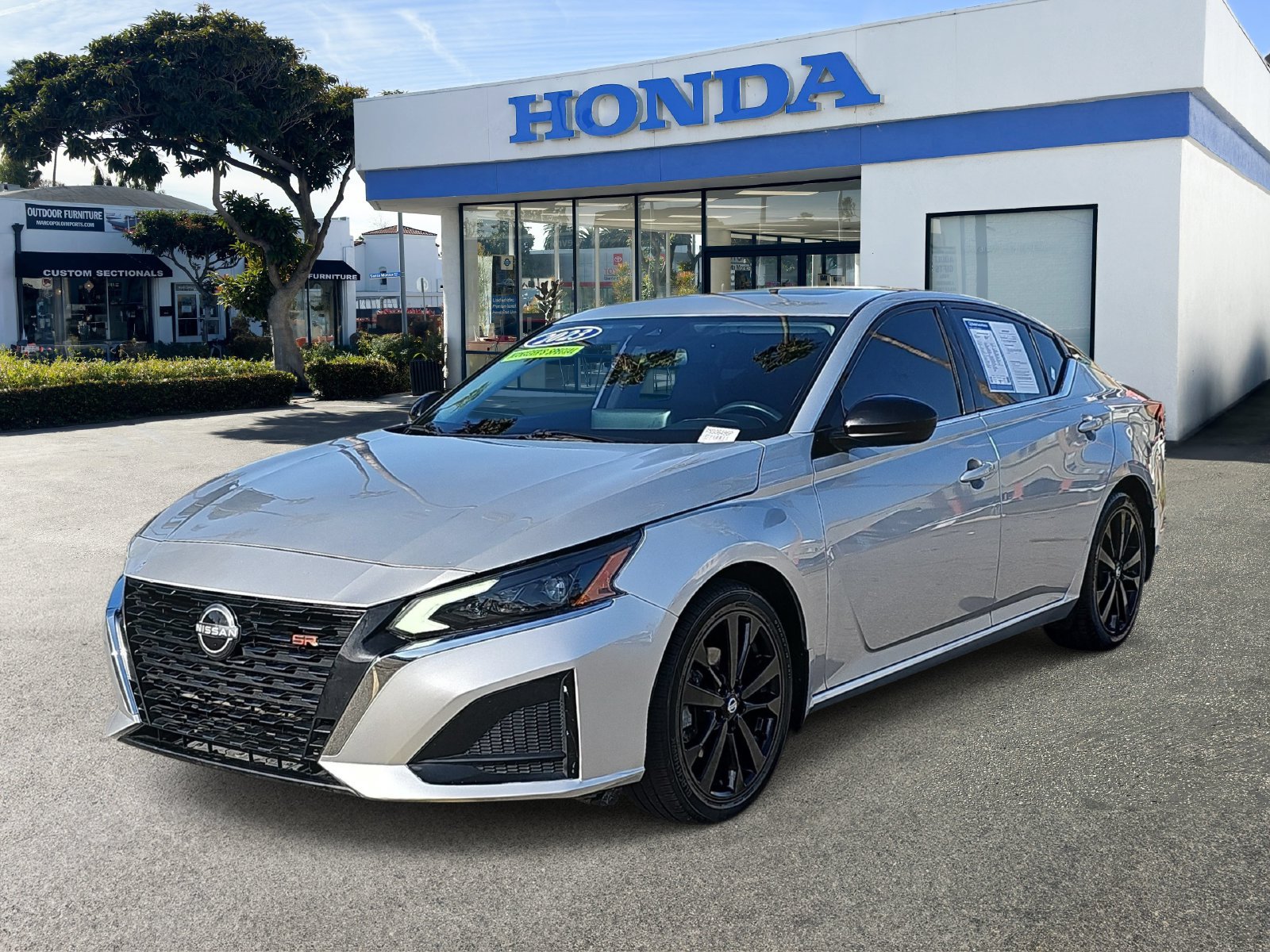 Used 2023 Nissan Altima 2.5 SR w/ SR Premium Package FWD image 1