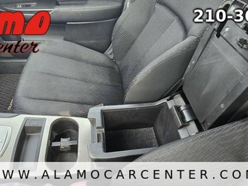 Used 2011 Subaru Outback 2.5i Premium AWD/4WD image 37