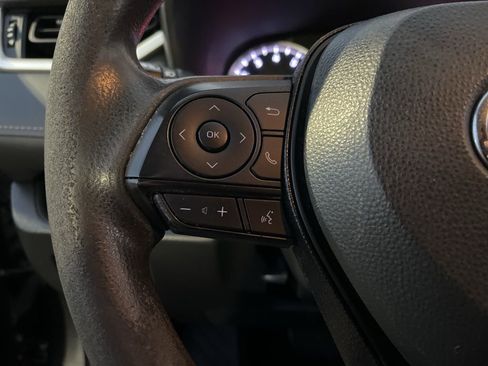 Used 2021 Toyota RAV4 XLE image 21