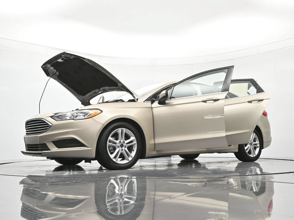 Used 2018 Ford Fusion SE w/ Fusion SE Technology Package FWD image 49