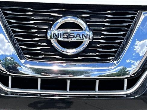 Used 2017 Nissan Rogue SV AWD/4WD image 12