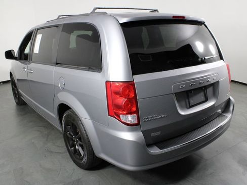 Used 2019 Dodge Grand Caravan GT image 3