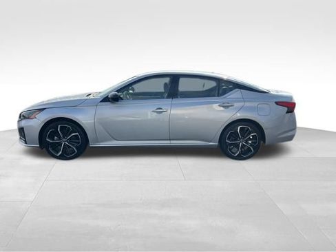 Used 2024 Nissan Altima 2.5 SR image 4