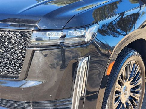 Used 2022 Cadillac Escalade ESV Sport w/ Touring Package image 8