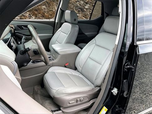 Used 2018 Chevrolet Traverse Premier image 23