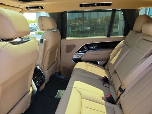 New 2026 Land Rover Range Rover Long Wheelbase SE AWD/4WD image 16