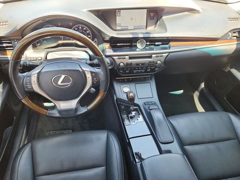 Used 2014 Lexus ES 350 w/ Premium Package FWD image 12