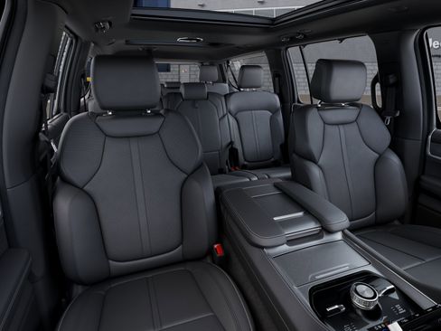 New 2026 Jeep Grand Wagoneer L Limited AWD/4WD image 31