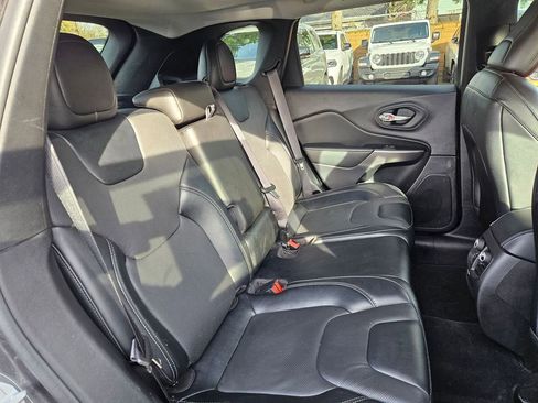 Certified 2022 Jeep Cherokee Limited image 16