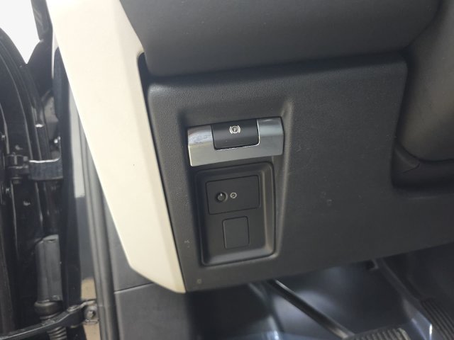 Used 2025 Land Rover Defender 110 S AWD/4WD image 38