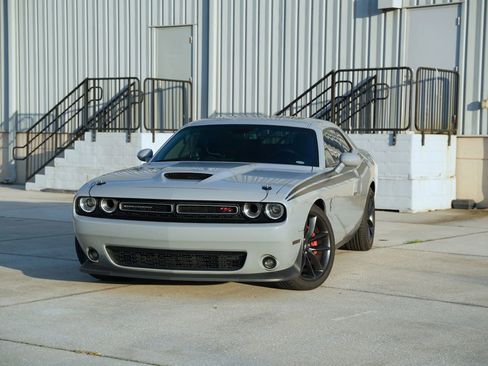 Used 2022 Dodge Challenger R/T w/ Plus Package image 41