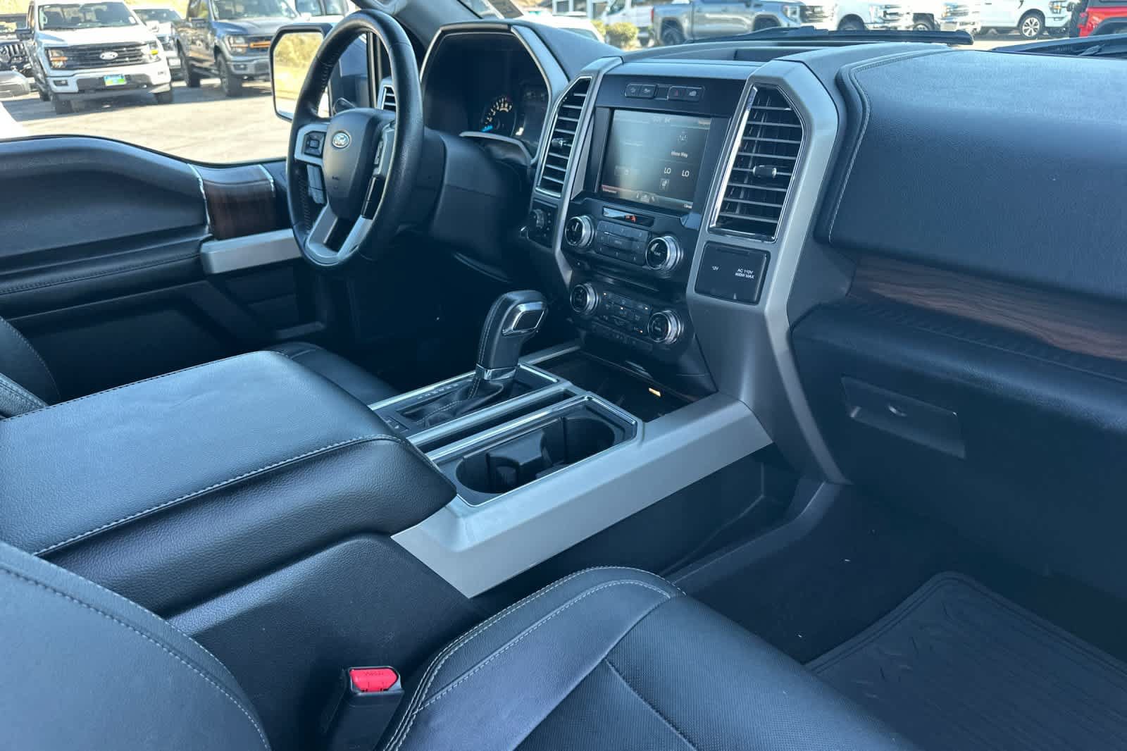 Used 2015 Ford F150 Lariat w/ Equipment Group 502A Luxury AWD/4WD image 17