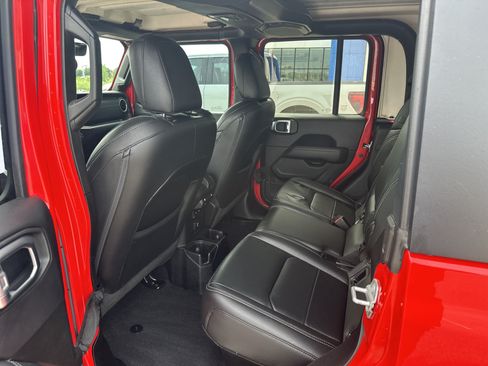 Used 2020 Jeep Gladiator Overland AWD/4WD image 27