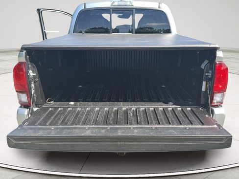 Used 2022 Toyota Tacoma SR AWD/4WD image 33