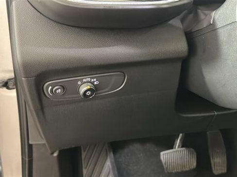 Used 2023 Buick Envision Essence AWD/4WD image 19