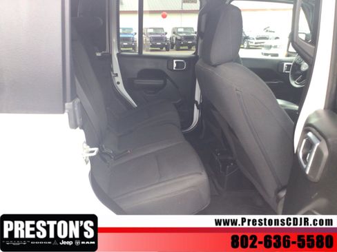 Used 2023 Jeep Gladiator Sport AWD/4WD image 23