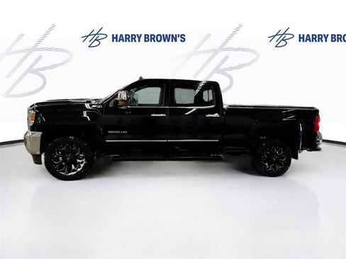 Used 2017 GMC Sierra 3500 SLT w/ Duramax Plus Package image 8