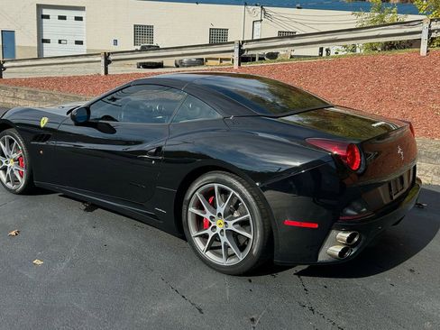 Used 2012 Ferrari California RWD image 5