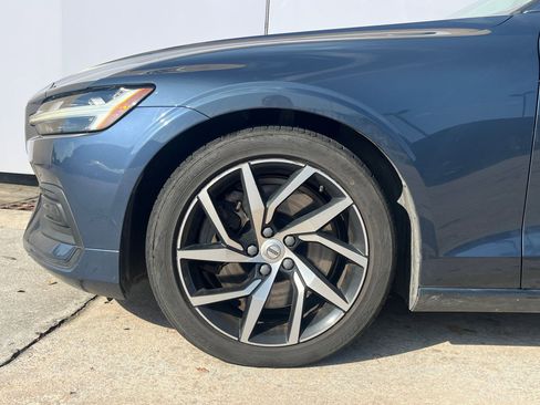 Used 2020 Volvo S60 T6 Momentum image 10