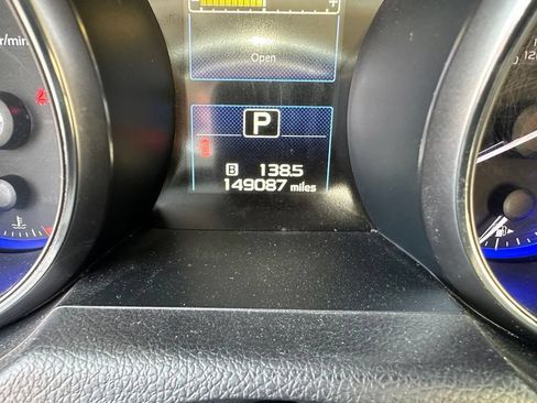 Used 2017 Subaru Outback 2.5i Limited AWD/4WD image 13
