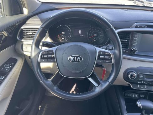 Used 2019 Kia Sorento LX w/ LX V6 Convenience Package image 24