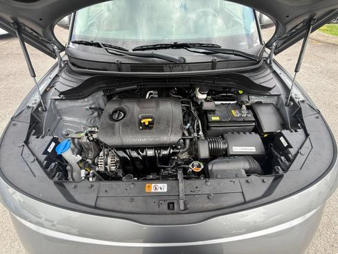 Used 2025 Kia Soul LX w/ LX Technology Package FWD image 25