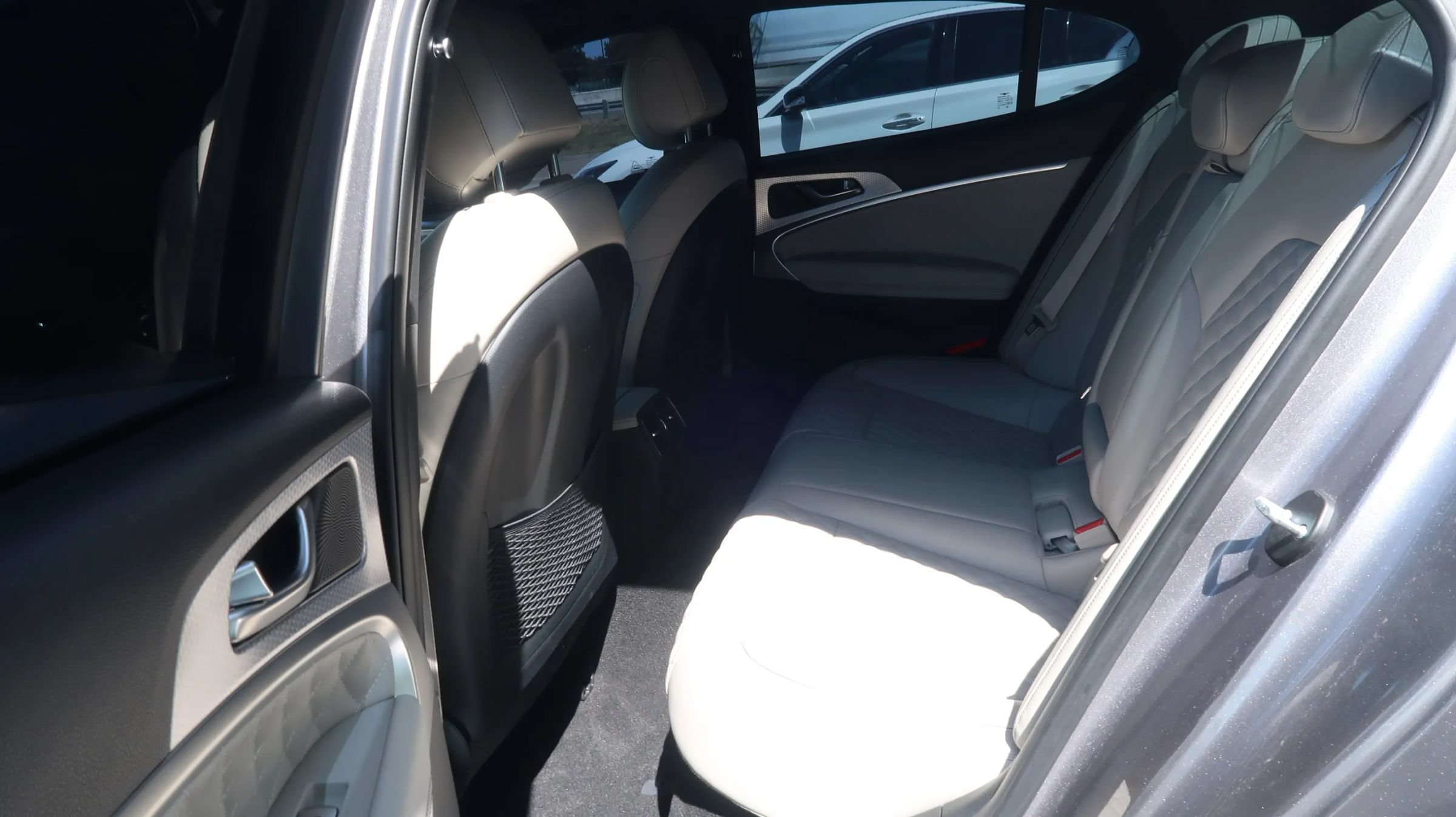 Used 2022 Genesis G70 3.3T RWD image 20