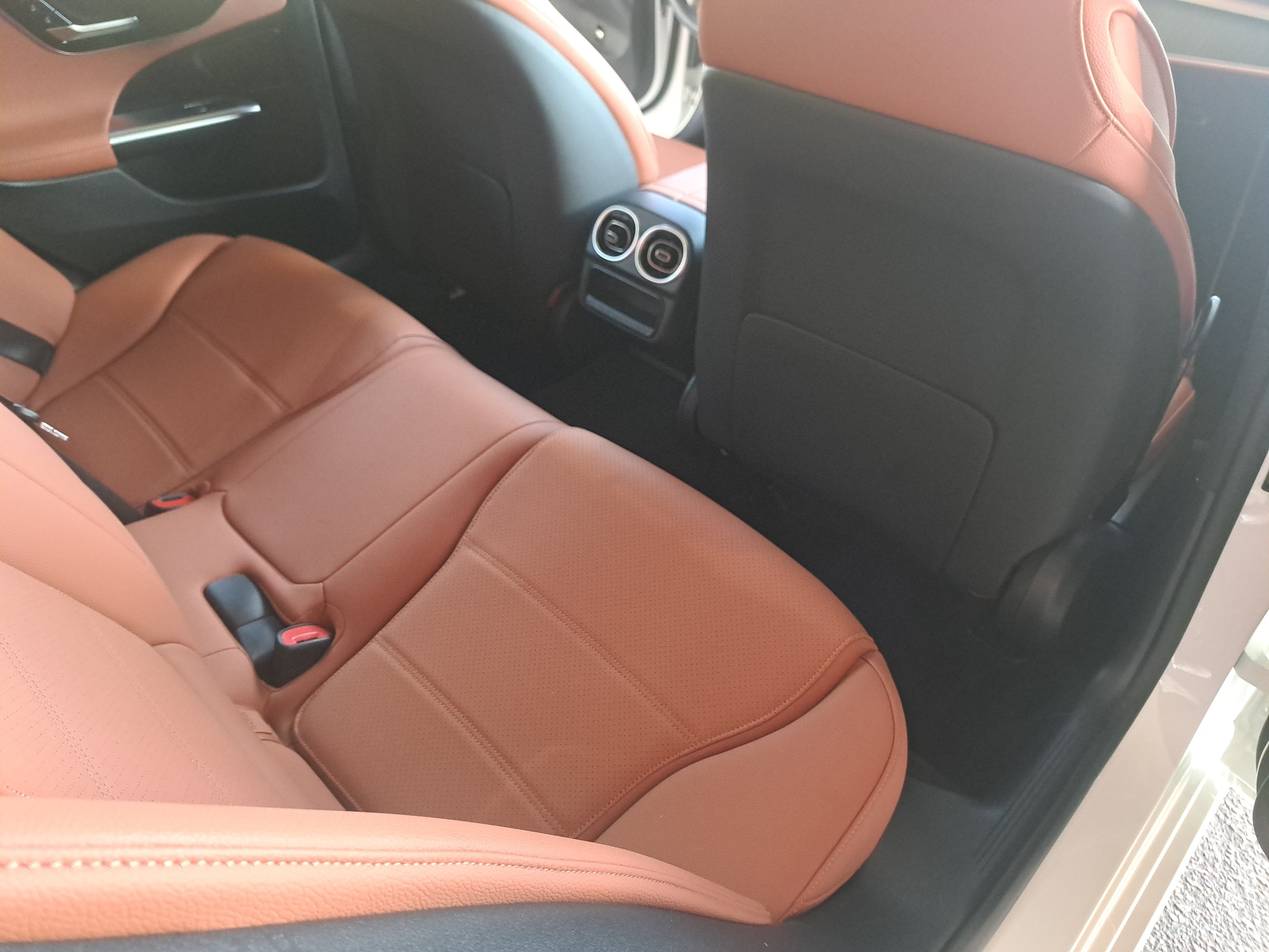 Used 2026 Mercedes-Benz C 300 Sedan image 12
