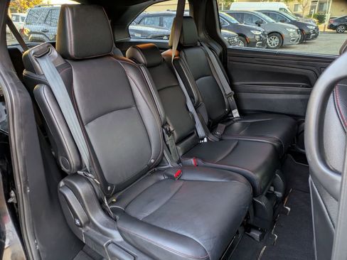 Used 2025 Honda Odyssey Sport-L image 27