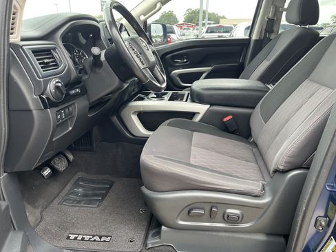 Used 2024 Nissan Titan SV w/ SV Convenience Package RWD image 10