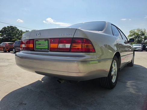 Used 1999 Lexus ES 330 FWD image 11