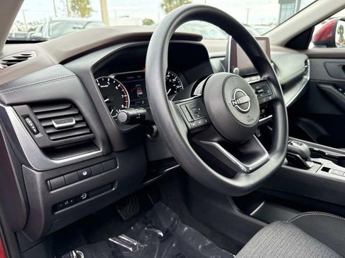 Used 2023 Nissan Rogue SV image 23