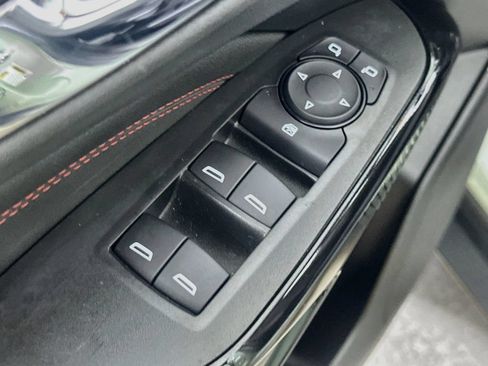Used 2024 Chevrolet Trax RS w/ Sunroof Package FWD image 20