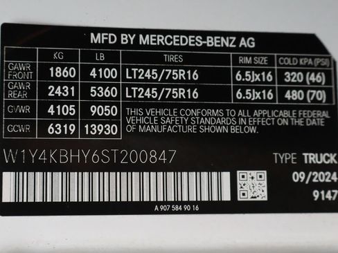 Used 2025 Mercedes-Benz Sprinter 2500 image 45