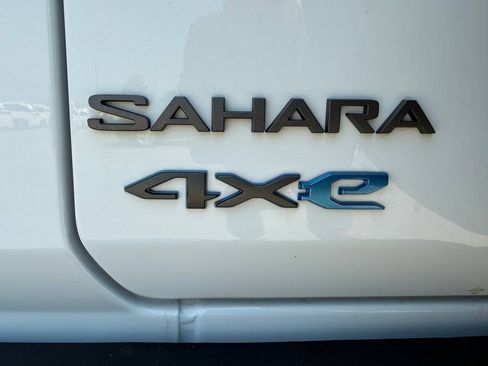 Used 2025 Jeep Wrangler Unlimited Sahara AWD/4WD image 10