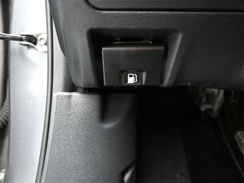 Used 2024 Nissan Sentra S image 28